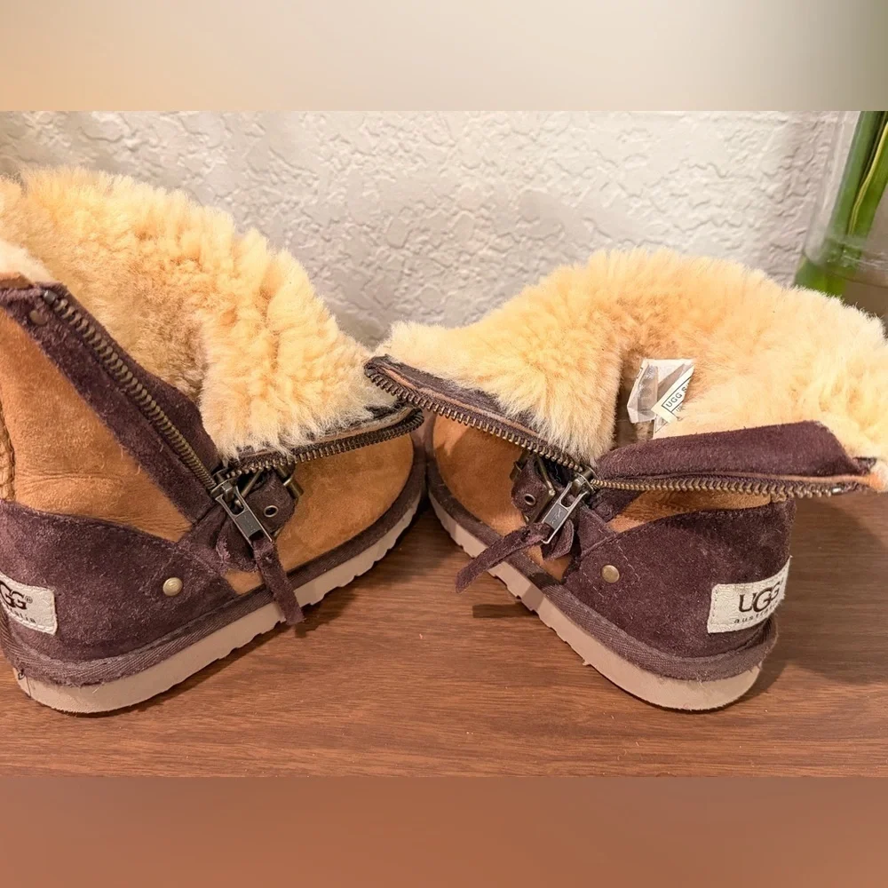 UGG AUSTRALIA  Brown Chestnut Short Winter Boots  kids boots USA11